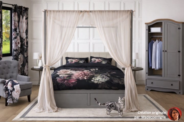 Chambre campagne chic avec lit baldaquin et déco florale
