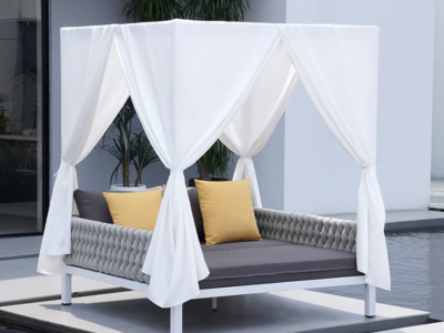 Méridienne extérieure aluminium blanc et corde tissée grise avec rideaux à baldaquin