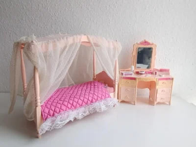 Lit baldaquin Barbie vintage années 80 avec coiffeuse