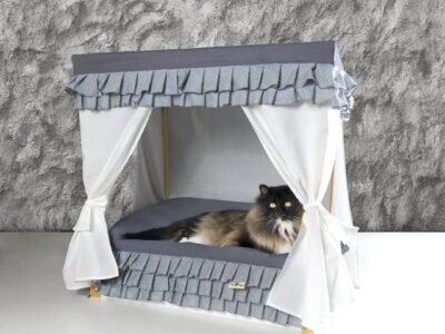 Luxury Pet Canopy Bed with Elegant Curtains – Royal-Style Sleeping Space