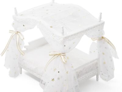 Lit poupée baldaquin blanc avec voilage style princesse