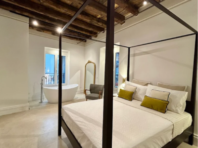 Deluxe Double Room with Bathtub