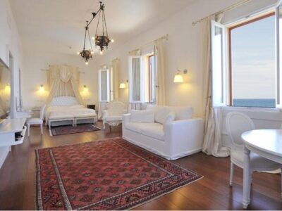 Suite supérieure avec terrasse et bain à remous